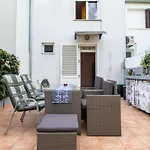 Apartment Un *