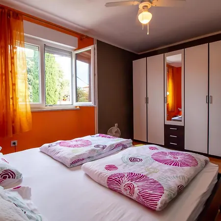 Apartment Un *